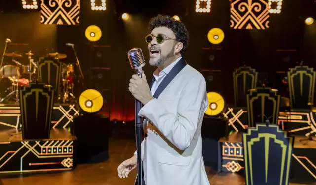 Andr�s Cepeda revive sonidos latinos con una majestuosa Big Band.