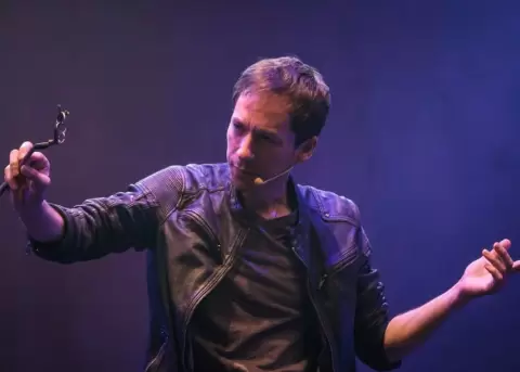 Jean Paul Olhaberry regresa con show de magia e ilusi�n.