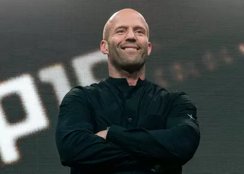 Acci�n, espionaje, humor y Jason Statham protagonizan una misi�n explosiva.