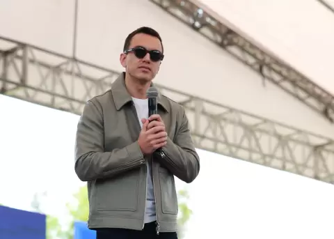 Noboa reorganiza Carondelet y encarga la vocer�a a Jos� Julio Neira