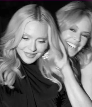 Madonna y Kylie unen generaciones con una colaboraci�n dance hist�rica.