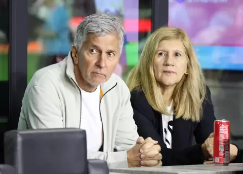 Los padres de Lionel Messi, Jorge Messi (i) y Celia Cuccittini.