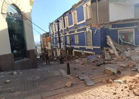 Da�os en el centro de Manizales, tras el sismo de magnitud 7,4 que sacudi� el oeste de Colombia este 10 de agosto de 2026.