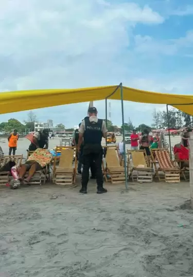 Tres personas fueron asesinadas en la playa de Cojim�es, en Manab�, este 10 de agosto de 2026.