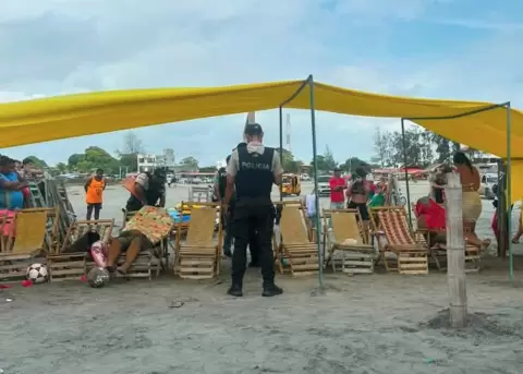 Tres personas fueron asesinadas en la playa de Cojim�es, en Manab�, este 10 de agosto de 2026.