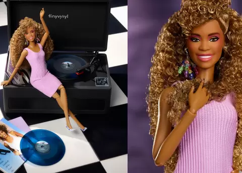 Mattel hace un homenaje a Whitney Houston a trav�s de una Barbie.