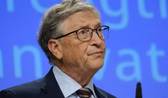 Bill Gates reabre el debate sobre impuestos para robots e inteligencia artificial.