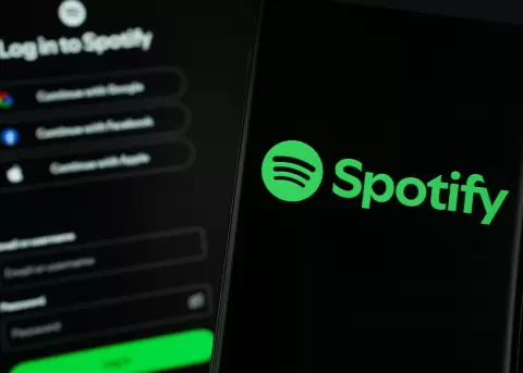 Spotify cambia las reglas para los artistas creados con IA
