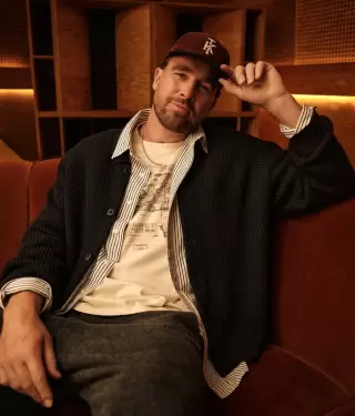 Travis Kelce recuerda su boda con Taylor Swift entre estrellas y emoci�n.