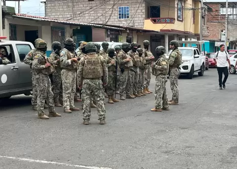 Despliegue de las Fuerzas Armadas en un operativo de seguridad.