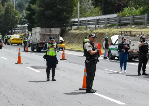 Operativos de control de velocidad en la Ruta Viva, en Quito.