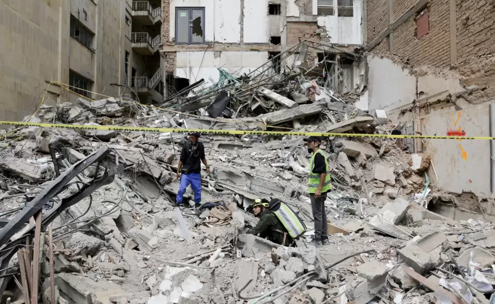 Aumenta a 294 el n�mero de muertos y a 320 el de desaparecidos por terremoto en Colombia