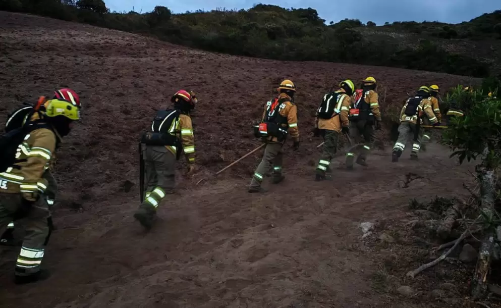 Liquidan el voraz incendio en el cerro Mama Cotacachi luego de seis d�as