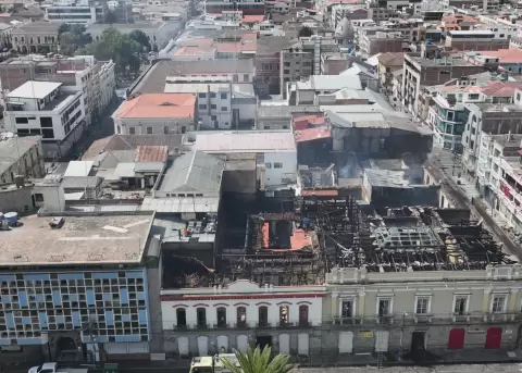 Gobierno activa cr�ditos de emergencia y asistencia humanitaria para damnificados del voraz incendio en Riobamba