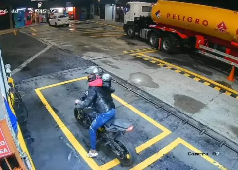 Un trabajador de una gasolinera en el sur de Quito result� herido tras un asalto.