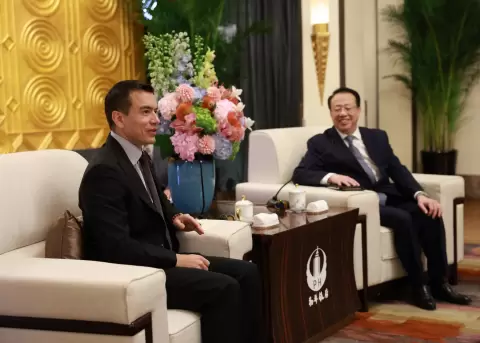 El presidente Daniel Noboa junto al alcalde de Shangh�i, Gong Zheng.