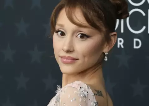 La cantante busca identificar a quienes habr�an robado material in�dito.