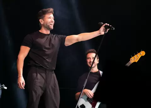 Pablo Albor�n cancel� su concierto por recomendaci�n m�dica tras crisis de salud.