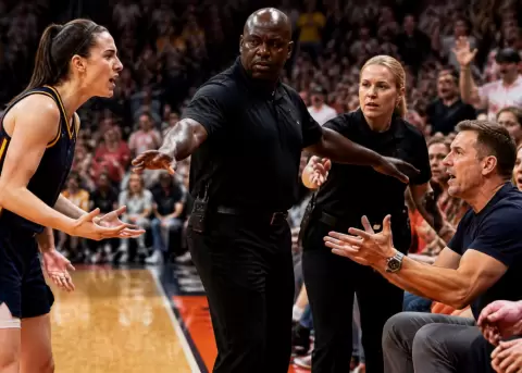 Pol�mica en la WNBA tras un enfrentamiento que reaviv� debates deportivos.