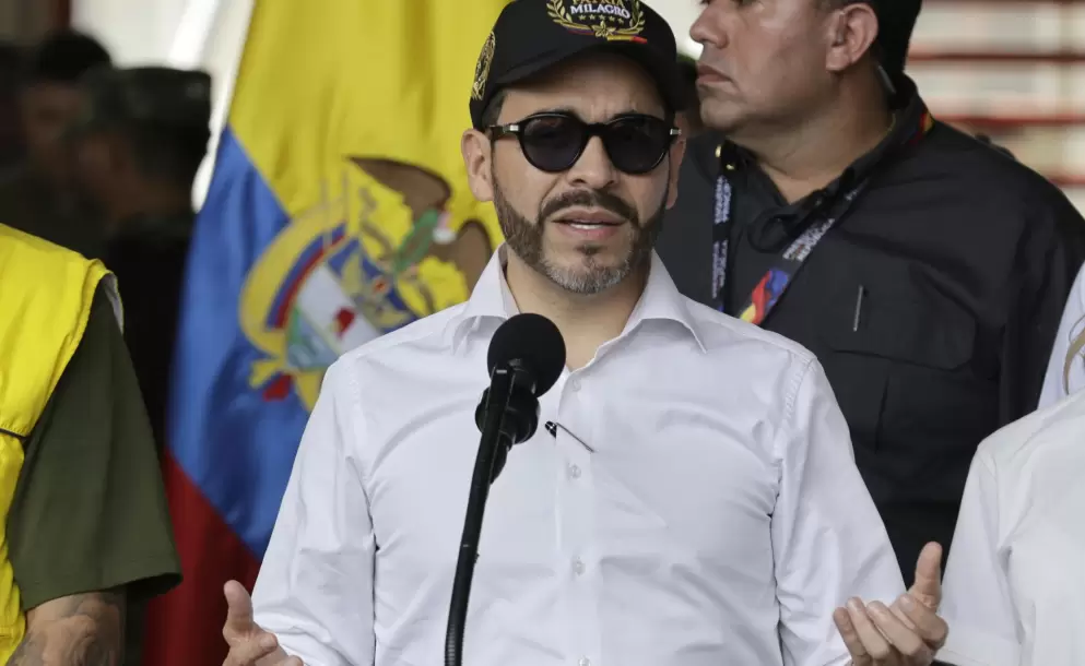 El presidente de Colombia anuncia el inicio de la reconstrucci�n de las zonas destruidas por terremoto