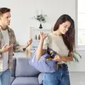 ¿Por qué nos aferramos a una relación que duele?