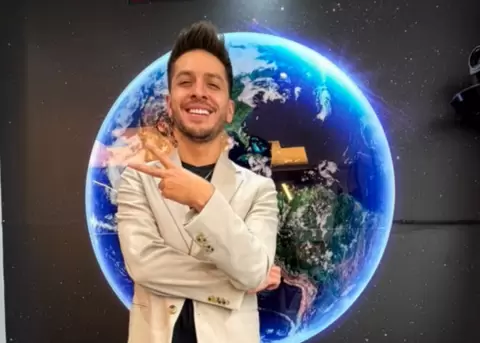 Marqu�s presenta nueva canci�n y reflexiona sobre amor, m�sica, familia y evoluci�n.