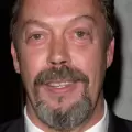 De Pennywise a Frank-N-Furter: los inolvidables personajes de Tim Curry
