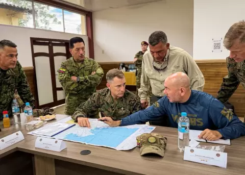 Reuni�n entre delegaciones de Ecuador, Colombia y Estados Unidos para definir una estrategia de combate al crimen organizado.