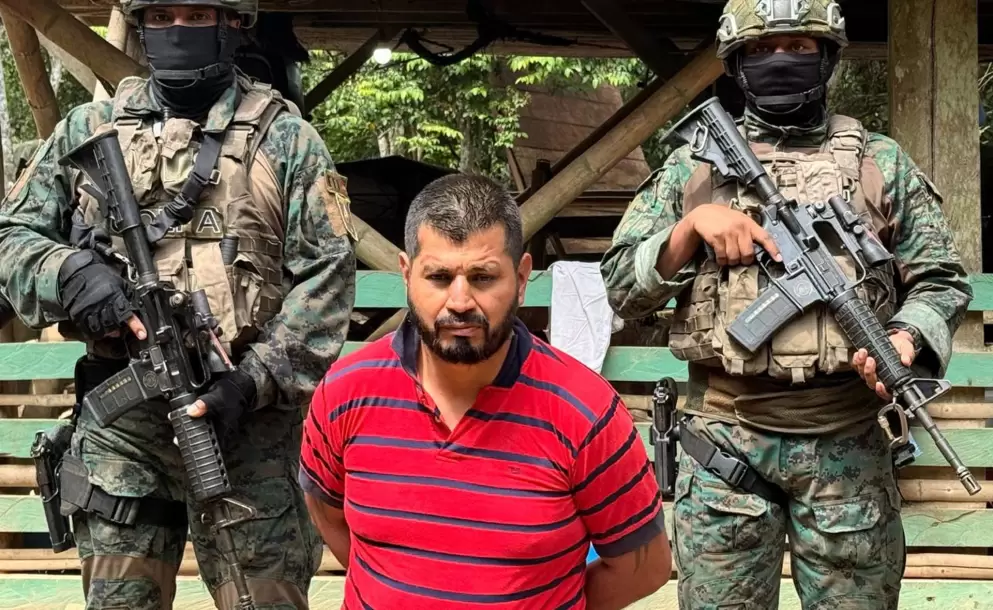 Ecuador detiene a sujeto presuntamente vinculado a un grupo disidente de las FARC