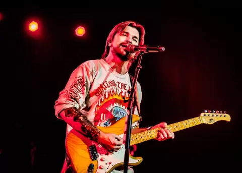 Juanes une esfuerzos con m�s artistas y organizaciones para reconstruir una de las zonas m�s afectadas por el terremoto de Colombia.