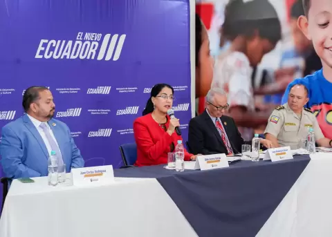 Rueda de prensa del Gobierno y la Polic�a para presentar el plan de regreso a clases en la Sierra y Amazon�a.