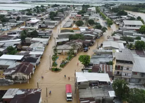 El cant�n Balao sufri� el desbordamiento del r�o que lleva el mismo nombre, producto de las precipitaciones.