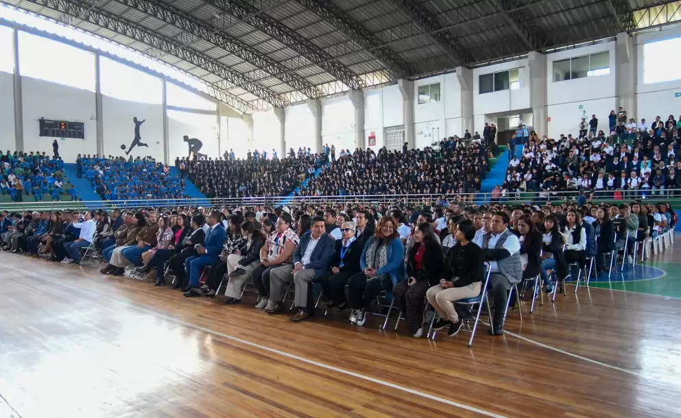 27.500 estudiantes del sistema municipal regresan a clases; Secretar�a de Educaci�n destaca labores en infraestructura e innovaci�n
