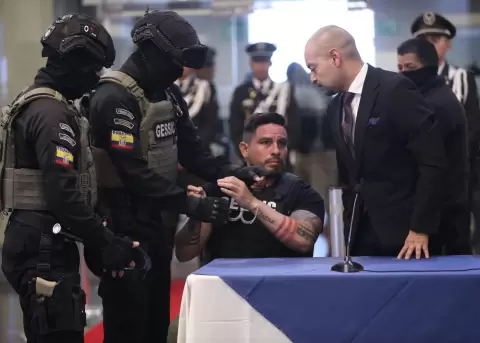 Daniel Salcedo (c) durante su comparecencia ante la Comisi�n de Fiscalizaci�n de la Asamblea Nacional, el 17 de julio de 2025.