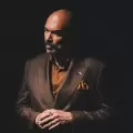 "Sigo En Pie": Santiago Cruz convierte la esperanza en canci�n