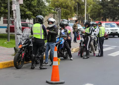 Operativos de control de tr�nsito en Quito en enero del 2026.