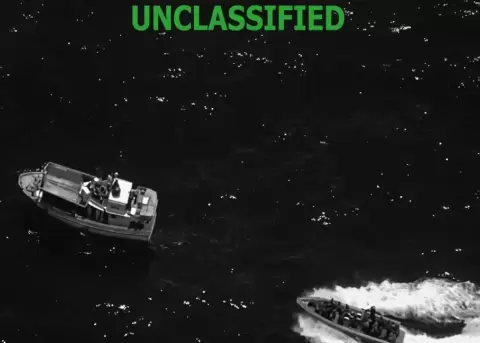 Momento en que la embarcaci�n fue interceptada por las fuerzas estadounidenses.