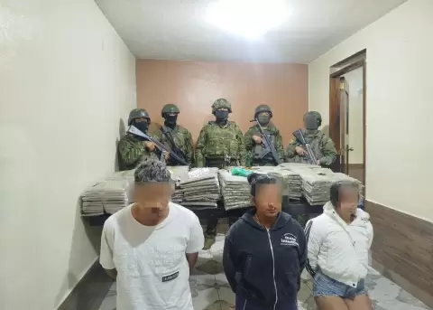 Tres detenidos durante un operativo antidrogas en Alangas�, en el suroriente de Quito.