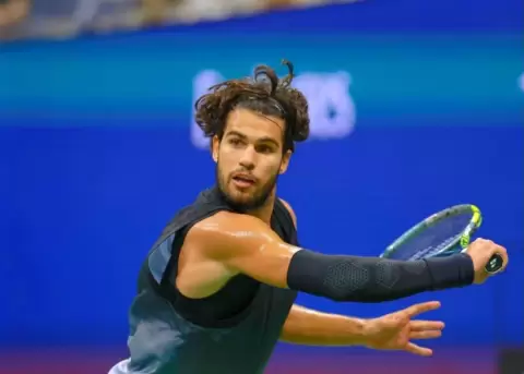 Carlos Alcaraz qued� fuera del US Open en cuartos de final.