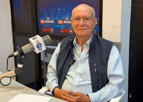 Carlos Mont�far cuenta los inicios y la trayectoria de la USFQ como referente de educaci�n superior del pa�s.