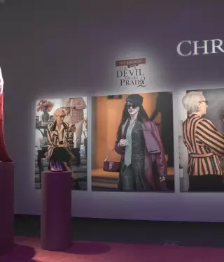 Vestidos, abrigos y accesorios de El Diablo Viste a la Moda 2, salieron de la pantalla para llegar a una subasta de Christie's en New York.