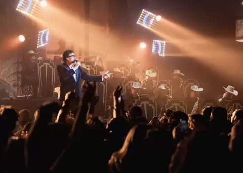 Andr�s Cepeda conquist� Bogot� con cinco presentaciones y miles de voces coreando sus canciones.