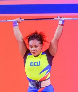 Neisi Dajomes se llev� medalla de oro en su regreso a competencias internacionales.