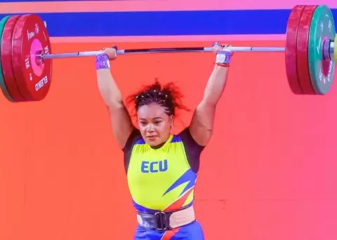 Neisi Dajomes se llev� medalla de oro en su regreso a competencias internacionales.
