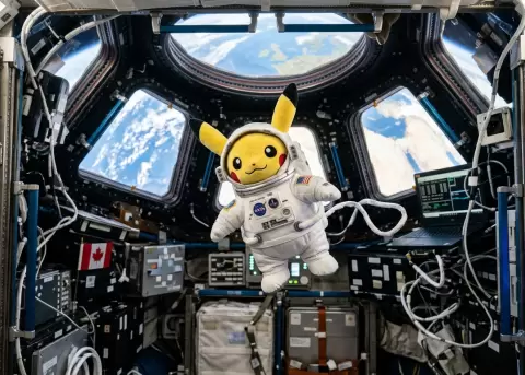 Pikachu, espacio, astronauta, �rbita, Tierra, Pok�mon, ESA, misi�n, ciencia, exploraci�n.