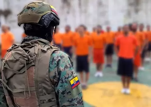 Militar en una c�rcel de Ecuador.