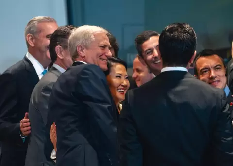 El mandatario chileno Jos� Antonio Kast junto a Keiko Fujimori, Santiago Pe�a, Daniel Noboa, y otros mandatarios.