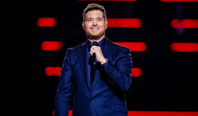 Michael Bubl� estren� el estadio con un concierto inolvidable.