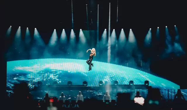Tini present� un show de otro mundo en Quito con su FUTTTURA World Tour.