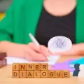 ¿Y si dejaras de hablarte tan mal? La importancia del diálogo interno
